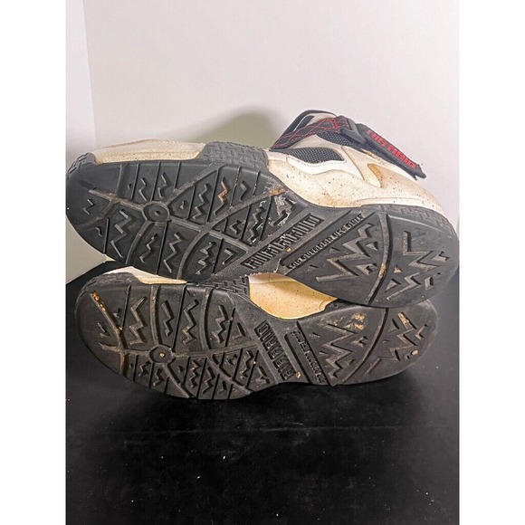 Size 9.5- Nike Air Raid Black/University‎ Red/White DD8559-100 main image 4